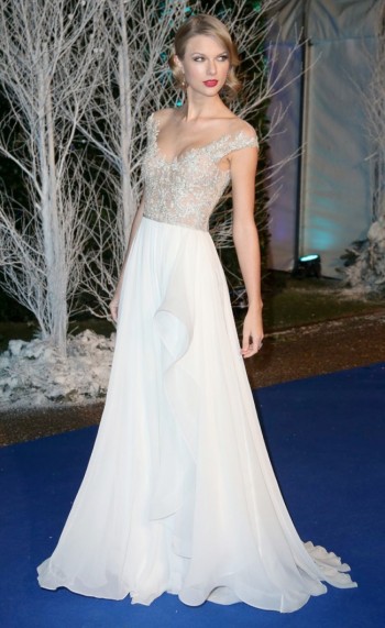 Taylor Swift Dazzles in Reem Acra at the Winter Whites Gala Taylor Swift Dazzles in Reem Acra at the Winter Whites Gala