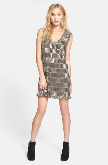 7 Metallic Dresses for New Year's Eve 7 Metallic Dresses for New Year's Eve