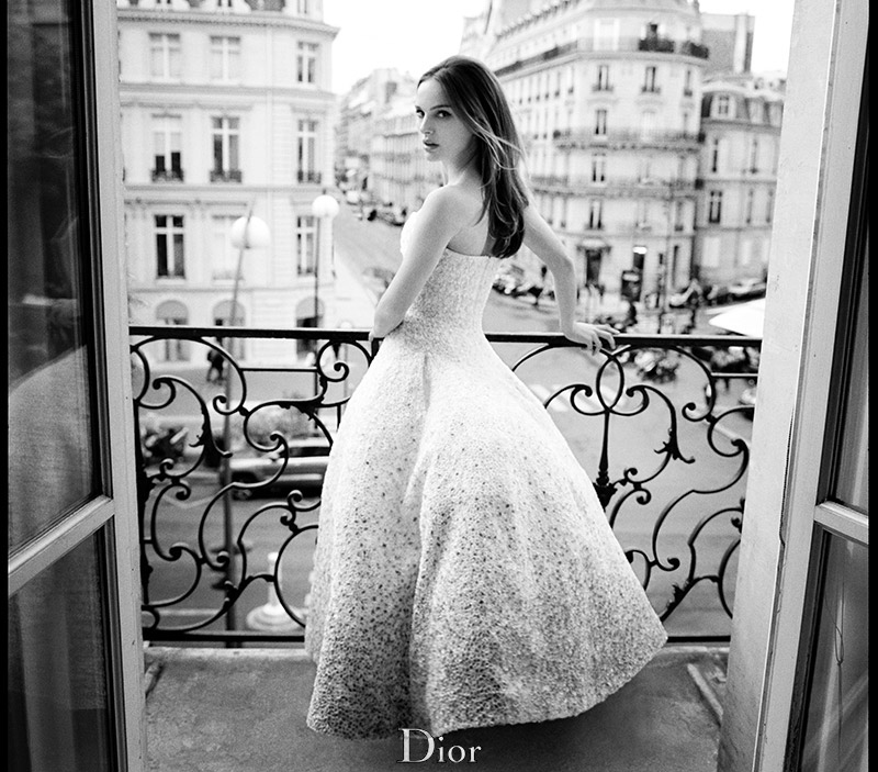 Natalie Portman Enchants in "Miss Dior Blooming Bouquet" Perfume Shots