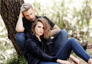 Lara Mullen Goes Back to Nature for WRANGLER's Fall 2014 Campaign Lara Mullen Goes Back to Nature for WRANGLER's Fall 2014 Campaign