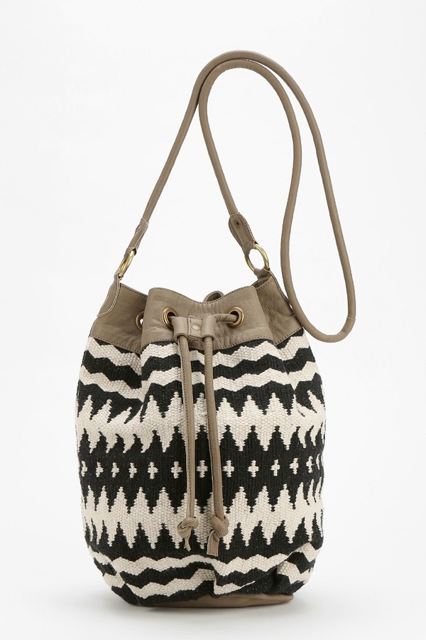 bucket-bag