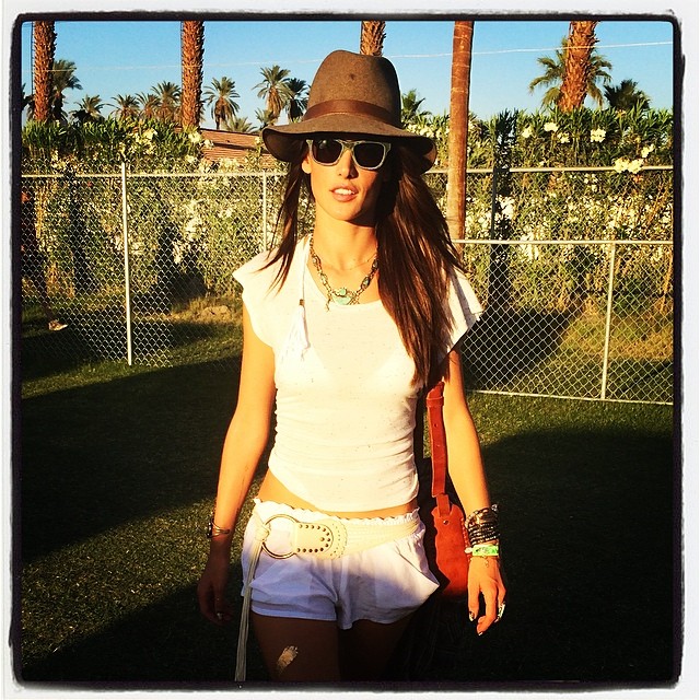 Alessandra Ambrosio rocks denim 