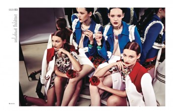 Spring Reflections: Roosmarijn & Barrett in Printed Looks for Grazia Mexico Spring Reflections: Roosmarijn & Barrett in Printed Looks for Grazia Mexico