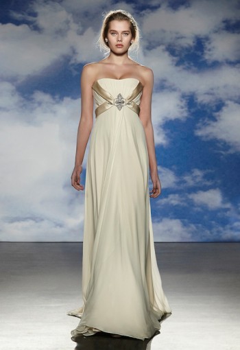 Jenny Packham Features Plus Size Models in Her Spring 2015 Bridal Show
