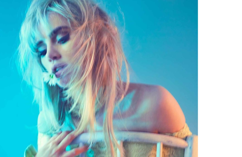 Suki Waterhouse Channels 60s Chic for L’Officiel Singapore Feature