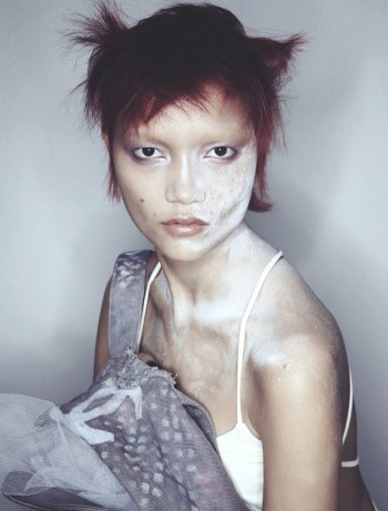 Charlotte Carey Models Experimental Beauty Looks for Styleby #25 Charlotte Carey Models Experimental Beauty Looks for Styleby #25