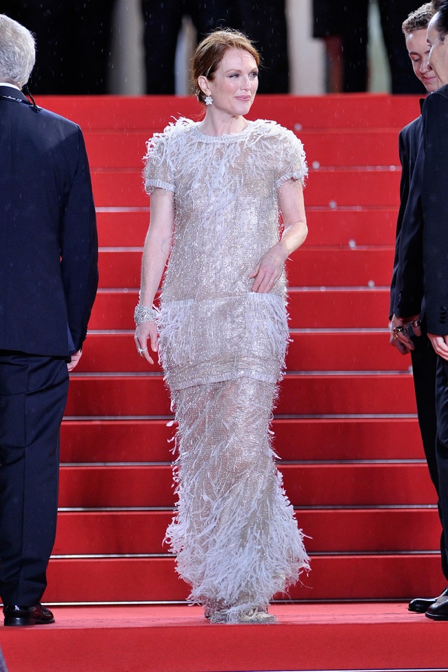 Julianne Moore dazzled in Chanel Haute Couture