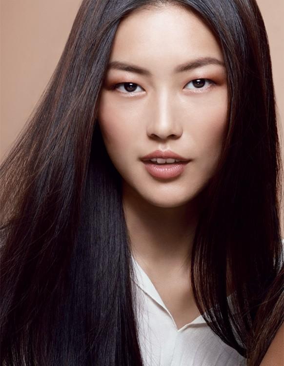 Liu Wen Estee Lauder