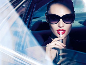 Candice Swanepoel Wows in New Max Factor Campaign Candice Swanepoel Wows in New Max Factor Campaign