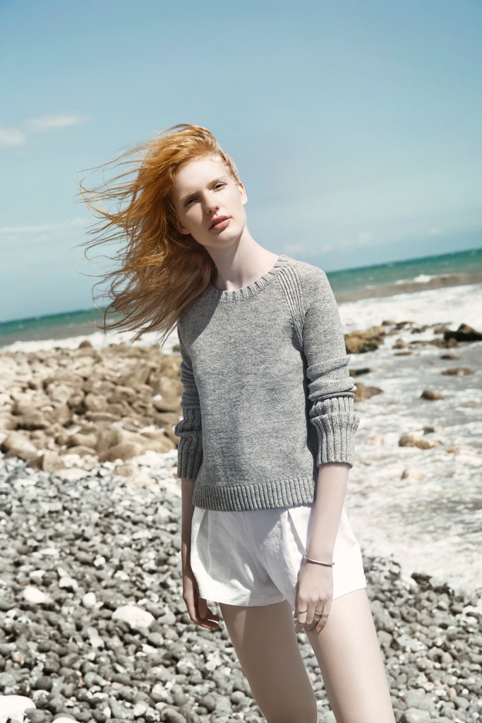 By the Sea: Anniek Kortleve at the Beach for L’Officiel Mexico by Sevda Albers