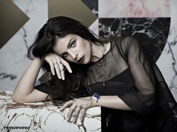 Julia Restoin Roifeld Goes to the Dark Side for ManiaMania’s 'Obscura' Campaign Julia Restoin Roifeld Goes to the Dark Side for ManiaMania’s 'Obscura' Campaign