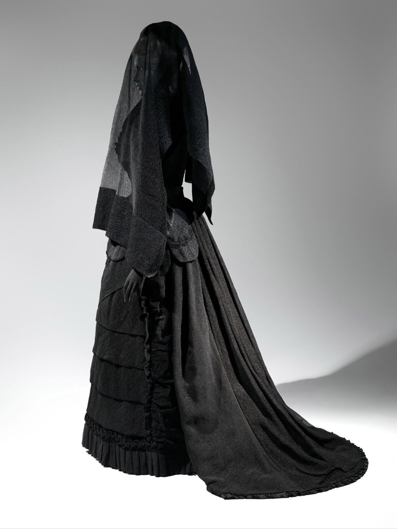 Photo: Mourning Ensemble | 1870-1872 | American. Courtesy of Metropolitan Museum of Art