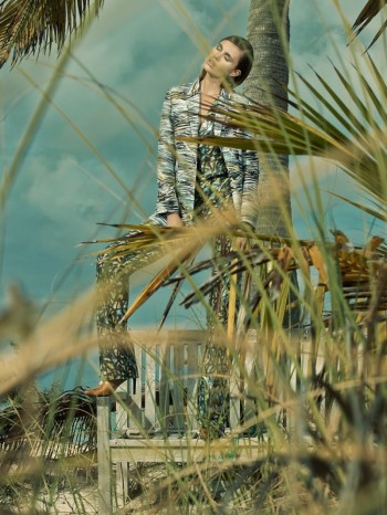 Keke Lindgard Poses in the Bahamas for SCMP Style by Paul de Luna ...