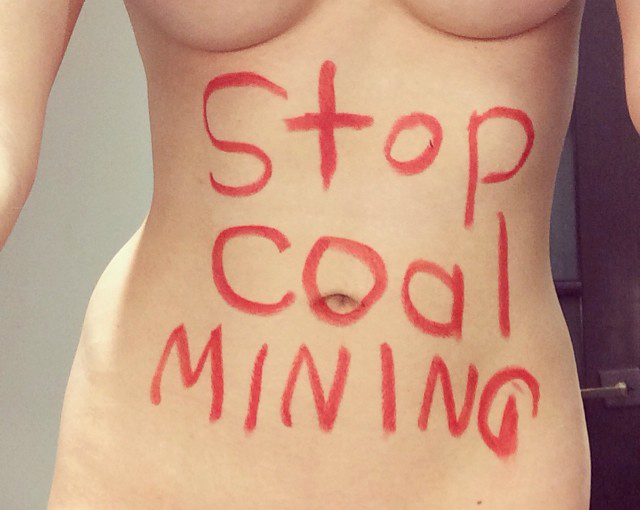 Robyn Lawley goes naked to protest coal mining in Australia (uncensored version here)