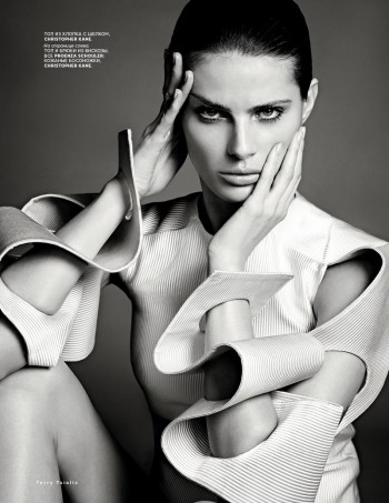 Isabeli Fontana Turns Up the Glam for Vogue Russia's New Cover Story Isabeli Fontana Turns Up the Glam for Vogue Russia's New Cover Story