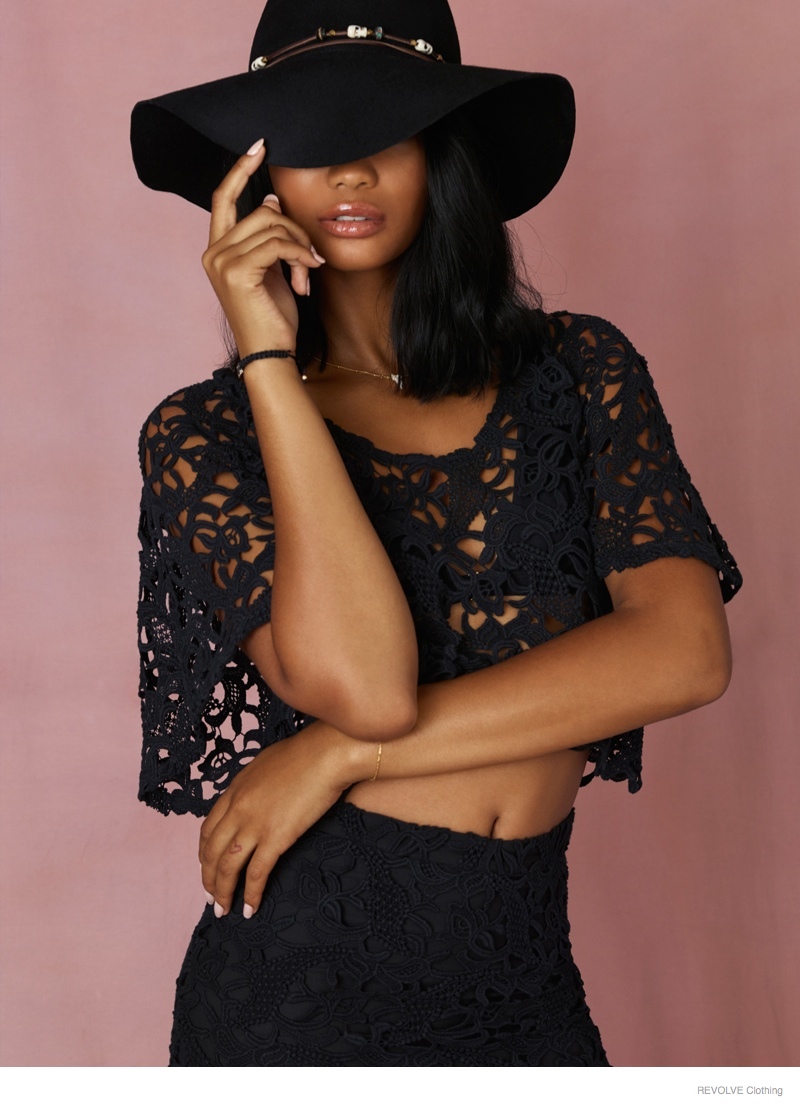 chanel-iman-revolve-clothing-2014-fall-ad-campaign04