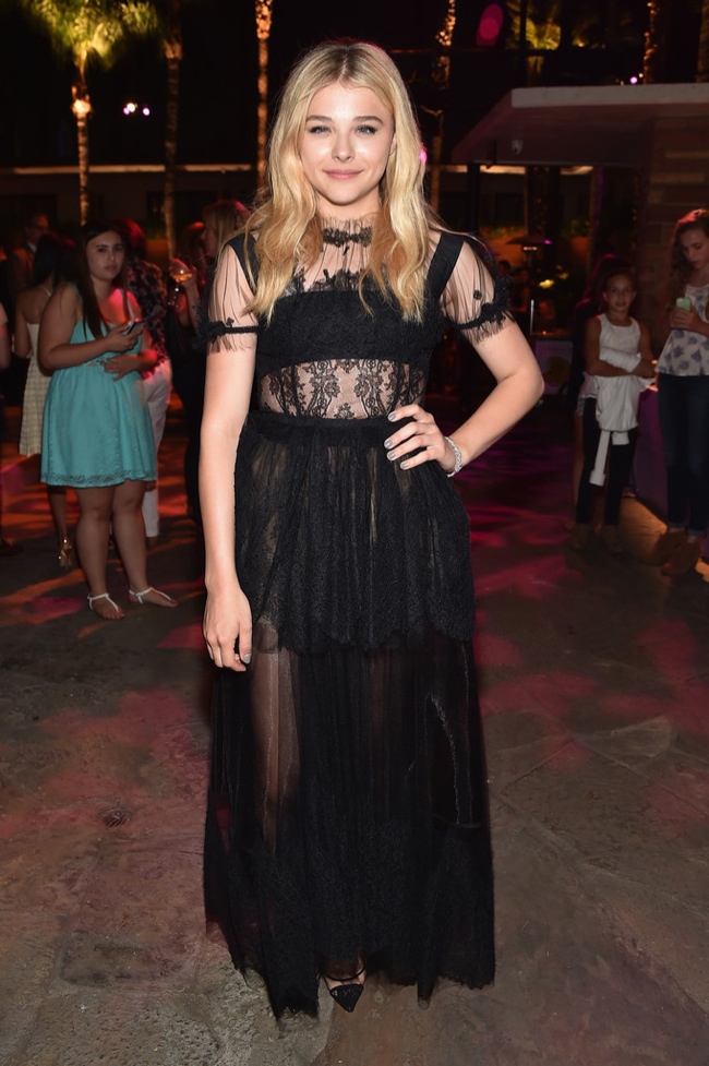 chloe-grace-moretz-dolce-gabbana-black-lace-dress