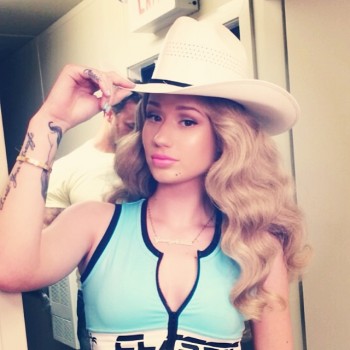 Iggy Azalea to Collaborate with Steve Madden on Shoe Line Iggy Azalea to Collaborate with Steve Madden on Shoe Line