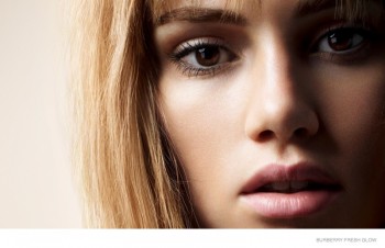 Suki Waterhouse Fronts Burberry "Fresh Glow" Makeup Campaign Suki Waterhouse Fronts Burberry "Fresh Glow" Makeup Campaign