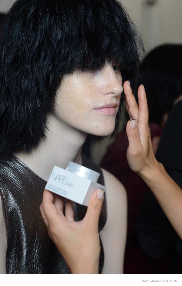 marc-jacobs-spring-2015-beauty04