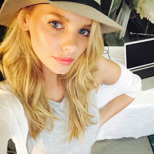 Marloes Horst on set of Maybelline shoot