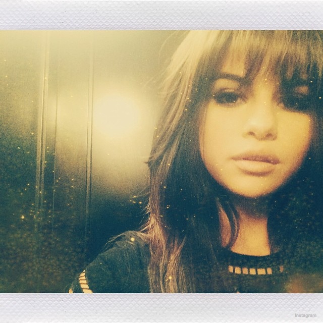 selena-gomez-bangs-hairstyle2