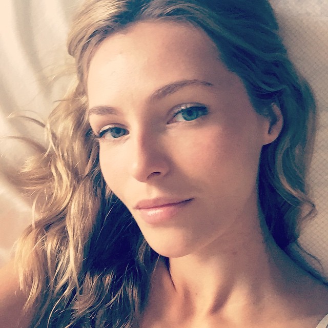 Valentina Zelyaeva takes gorgeous selfie