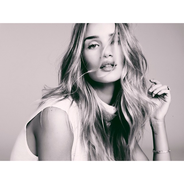Rosie Huntington-Whiteley reveals a preview of her Paige Denim campaign