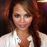 Chrissy Teigen Returns to Twitter, Answers Fan Questions Chrissy Teigen Returns to Twitter, Answers Fan Questions