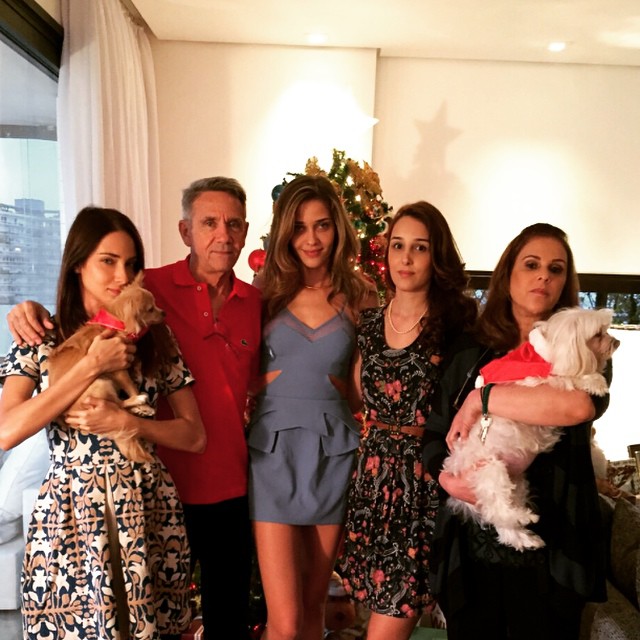 Ana Beatriz Barros spends the holiday with her family