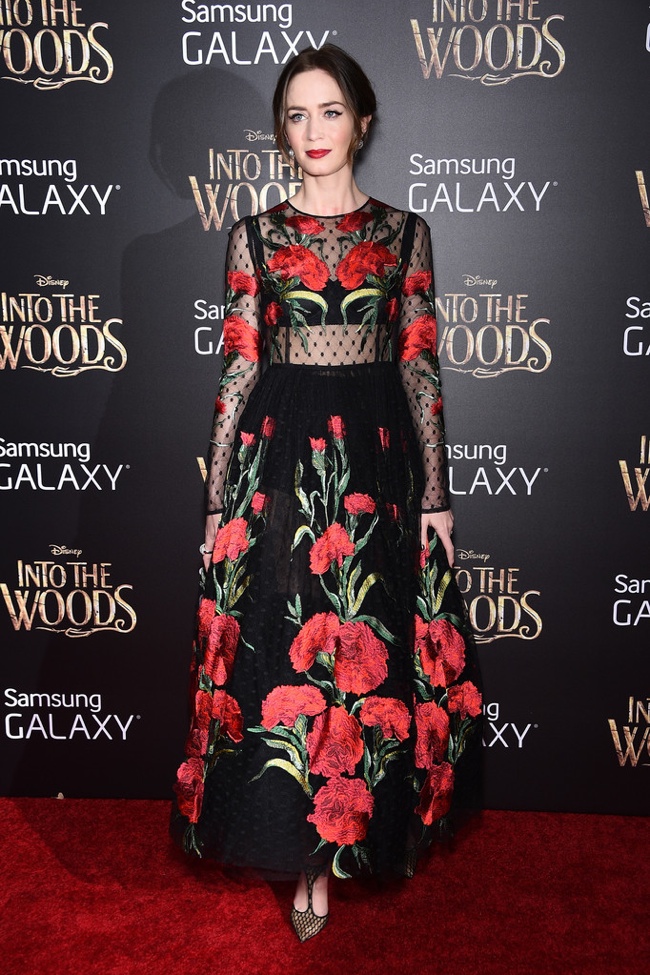 emily-blunt-dolce-gabbana-floral-dress