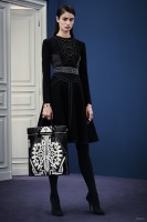 Versace Gets Graphic for Pre-Fall 2015 Collection