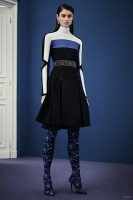 Versace Gets Graphic for Pre-Fall 2015 Collection