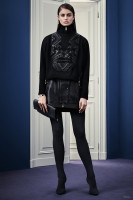 Versace Gets Graphic for Pre-Fall 2015 Collection