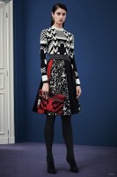 Versace Gets Graphic for Pre-Fall 2015 Collection