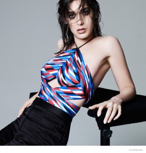 Actresses Lizzy Caplan, Elizabeth Moss, Gabrielle Union Pose for Nagi Sakai for ELLE Feature Actresses Lizzy Caplan, Elizabeth Moss, Gabrielle Union Pose for Nagi Sakai for ELLE Feature