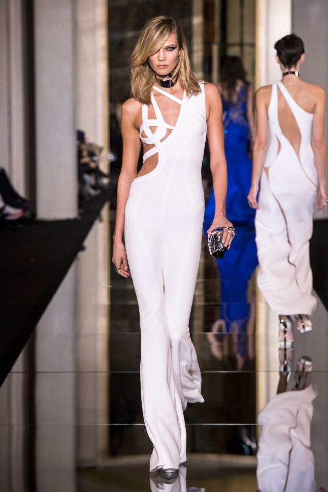 Atelier Versace Spring 2015: The Curve of Couture