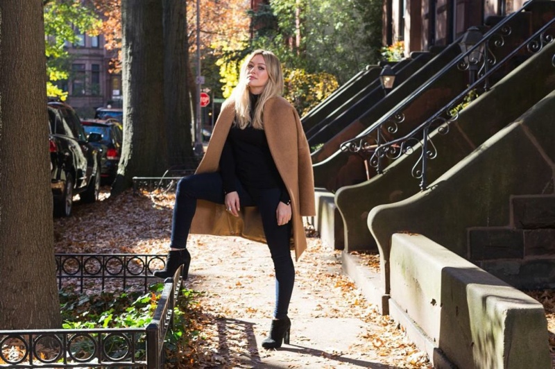 Hilary Duff Looks Stylish at Home & Talks Brooklyn with ELLE