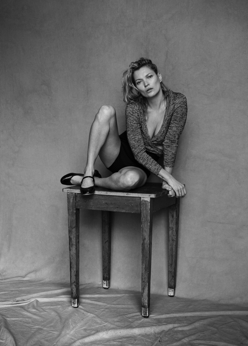 Kate Moss goes unretouched in photo for Vogue Italia by Peter Lindbergh. 
