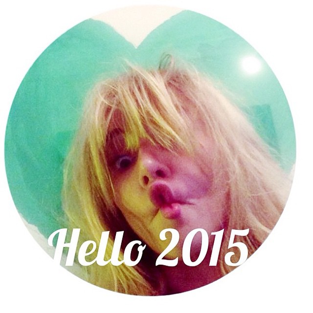 Suki Waterhouse posted a funny image to wish her followers a happy 2015