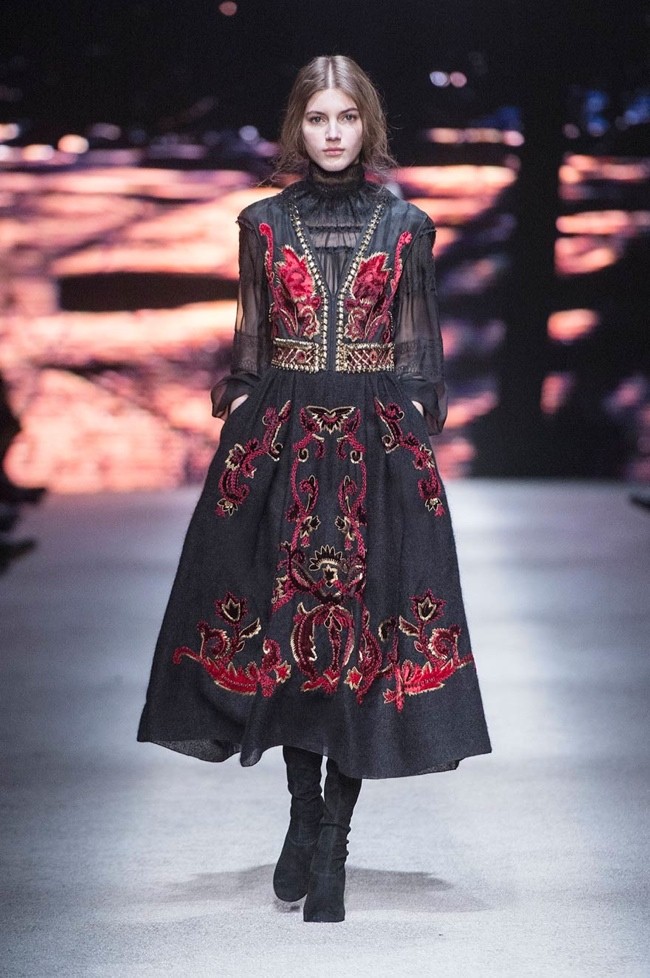 Alberta Ferretti Fall/Winter 2015 | Fashion Gone Rogue