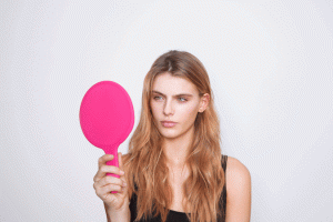 See Models Transform in Beauty GIFs by Elle Muliarchyk See Models Transform in Beauty GIFs by Elle Muliarchyk