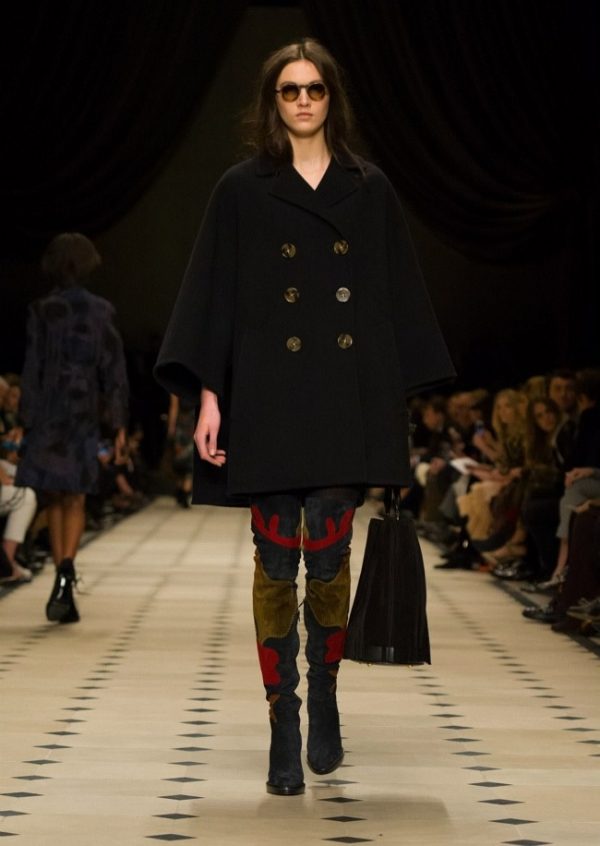 Burberry Embraces the 1970s & Fringe for Fall 2015 – Fashion Gone Rogue