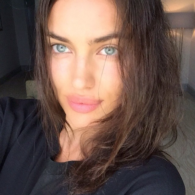 Irina Shayk takes a fresh faced selfie