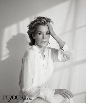 Jane Fonda Stars in DuJour, Talks Plastic Surgery & Life Lessons Jane Fonda Stars in DuJour, Talks Plastic Surgery & Life Lessons