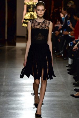 Oscar de la Renta Fall 2015: Copping Debuts with Ladylike Elegance ...