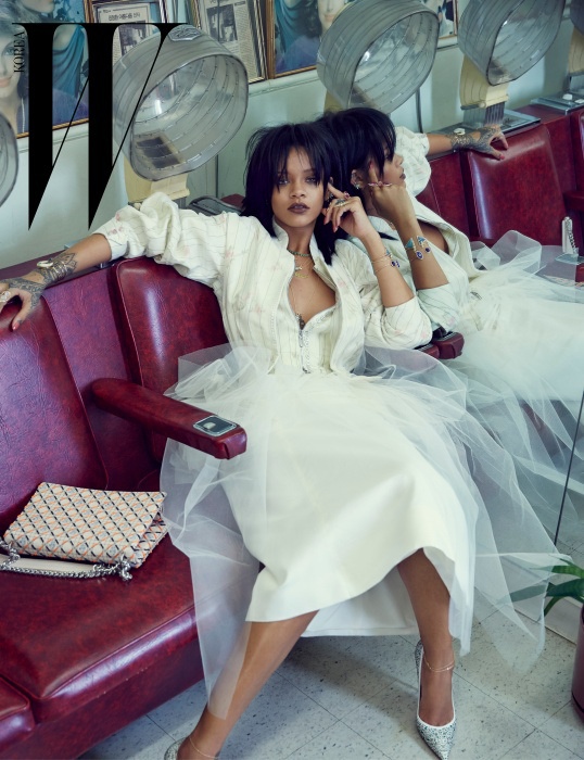 rihanna-dior-fashion-shoot-w-korea03