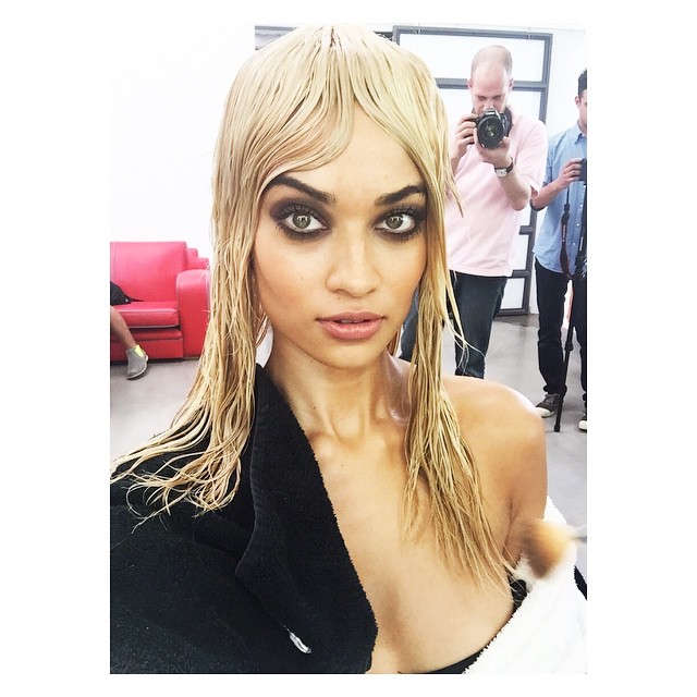 Shanina Shaik goes blonde with this wig