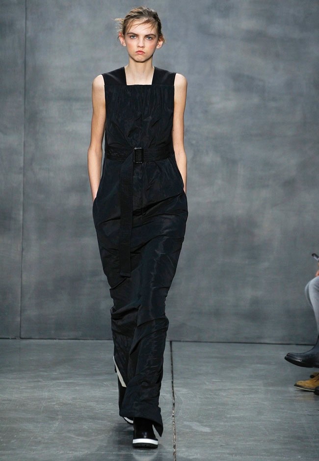 Vera Wang Brings a Relaxed Silhouette to Fall 2015 | Fashion Gone Rogue