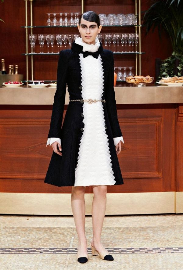 Cara Delevingne, Kendall Jenner Rule the Chanel Runway – Fashion Gone Rogue